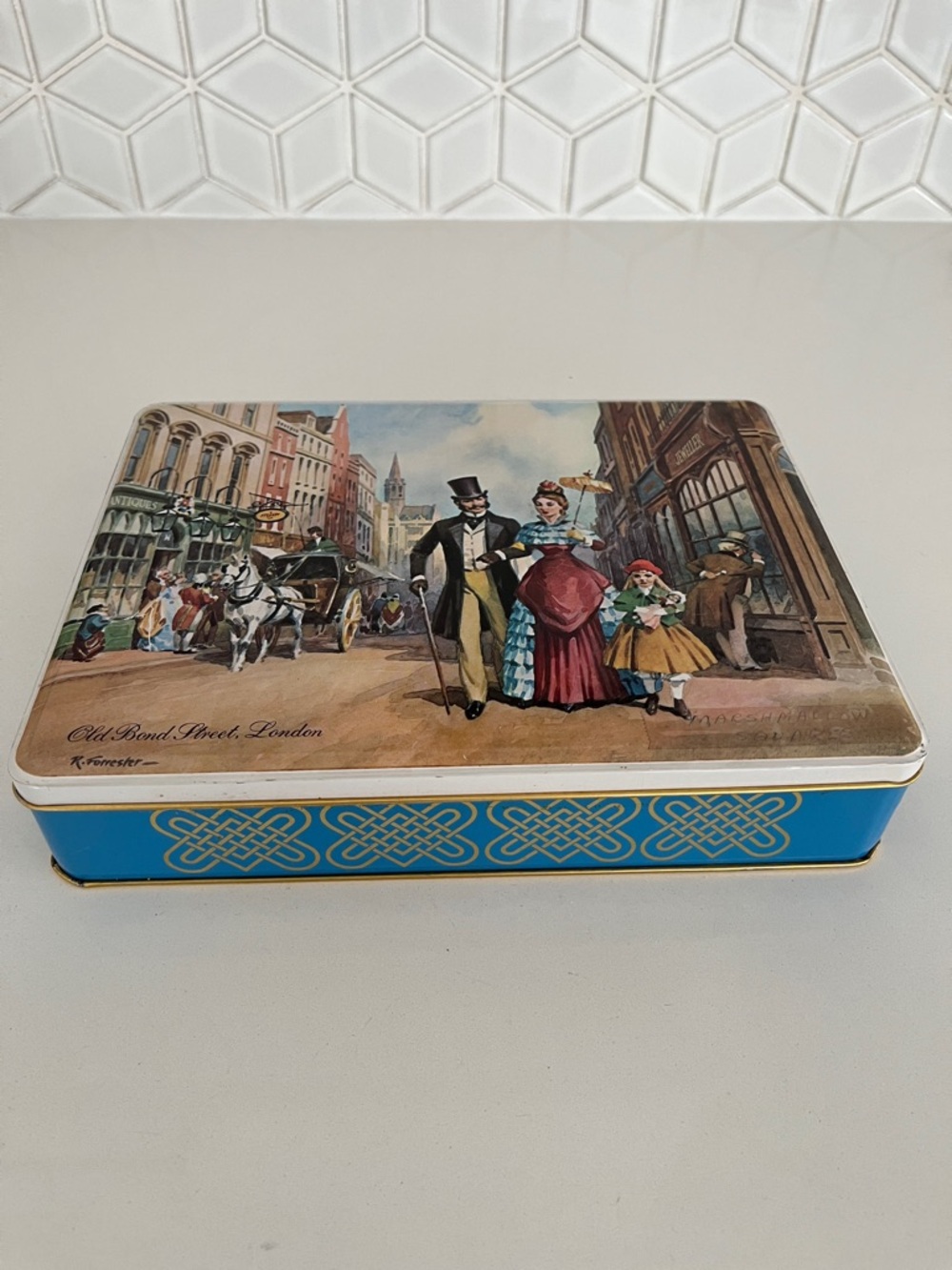 VINTAGE Fox's Biscuits Tin Old Bond Street  London Victorian Street Scene